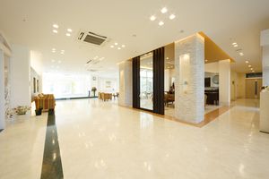 広々としたラウンジ