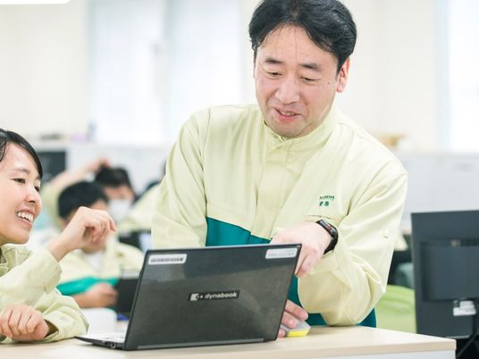 職員が学ぶ機能訓練室  