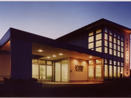 夜の建物外観  