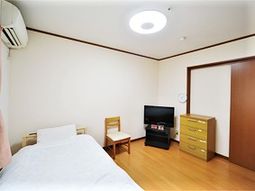 清潔感のある明るい居室