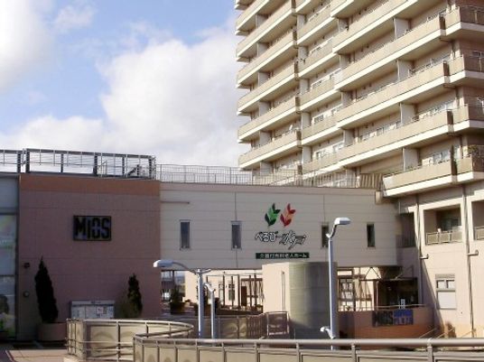 施設の外観とエントランス