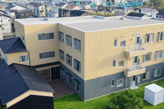 落ち着いた雰囲気の外観