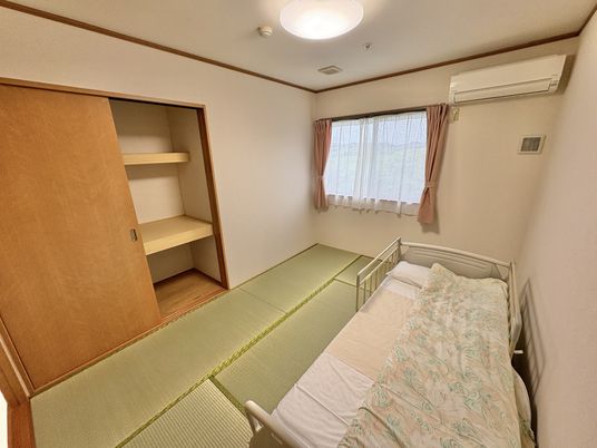 清潔な和室の居室