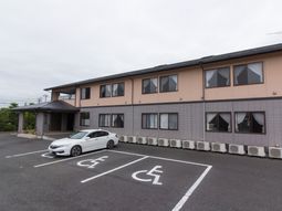 外観の建物全景