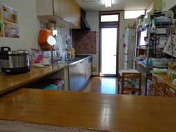 明るいキッチンスペース