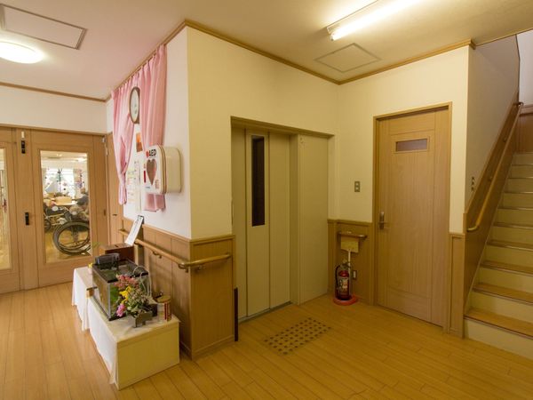 廊下の明るい様子