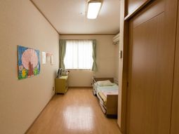 広々とした明るい居室