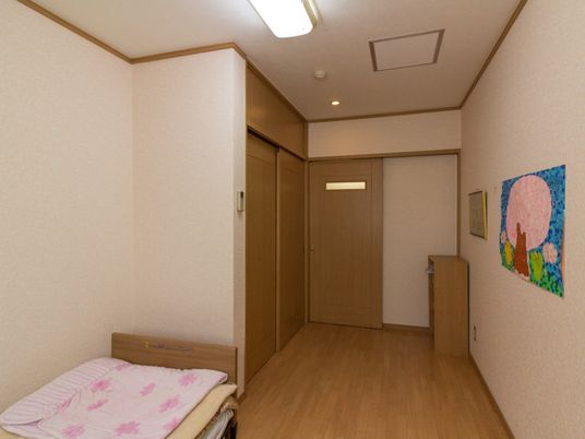 居室のシンプルな空間