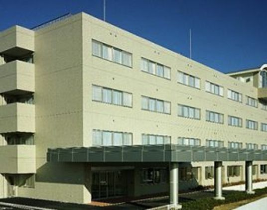 4階建ての建物外観