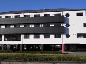 モダンな建物外観  