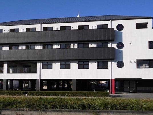 モダンな建物外観  