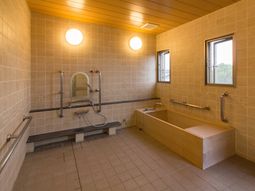 バリアフリーの浴室設備