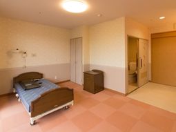 清潔な個室の室内