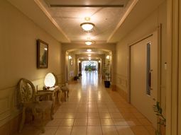 廊下の照明とインテリア