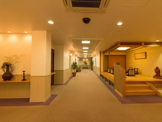 ゆったりした廊下の風景