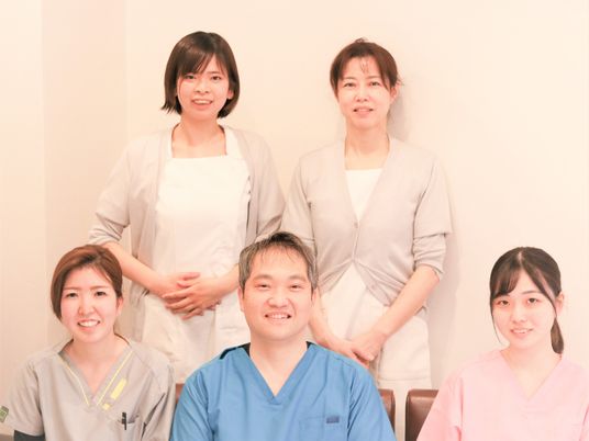 笑顔のスタッフ集合  