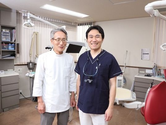 医療スタッフのいる機能訓練室  