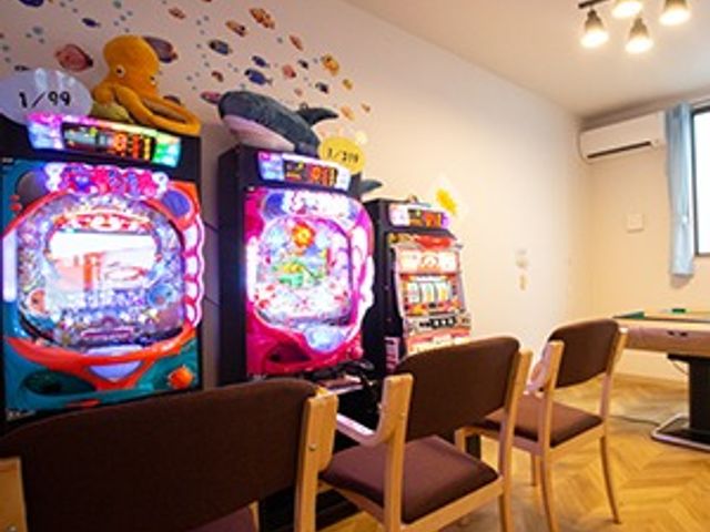 リビングの様子 リビング 遊べるスペースがある居心地の良い空間です。椅子に座って楽しく過ごせます。
