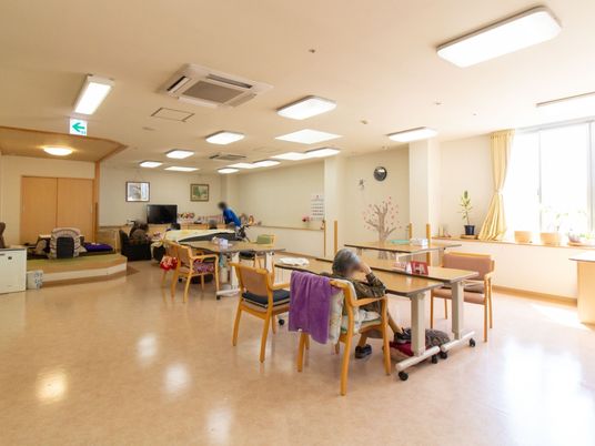 広々とした共用ラウンジ