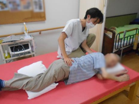 丁寧な介助の様子