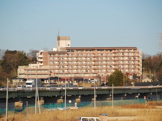 多階層の建物外観