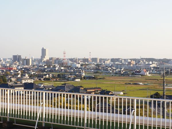 都市の眺望とバルコニー