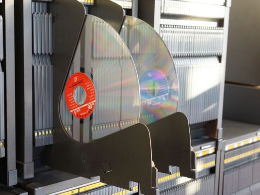 カラフルなデータ記録メディア