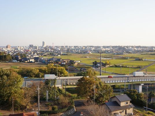 広がる町並みと緑の景色