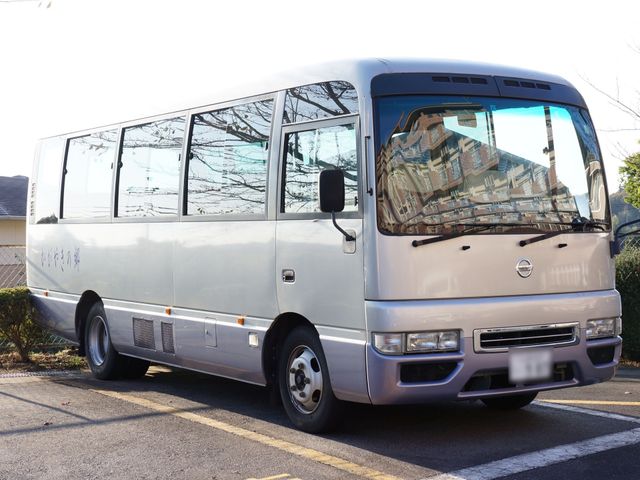 施設専用の送迎バス 送迎バス 利便性を重視した施設専用の送迎バスが整備されており、快適な移動が支援されます。