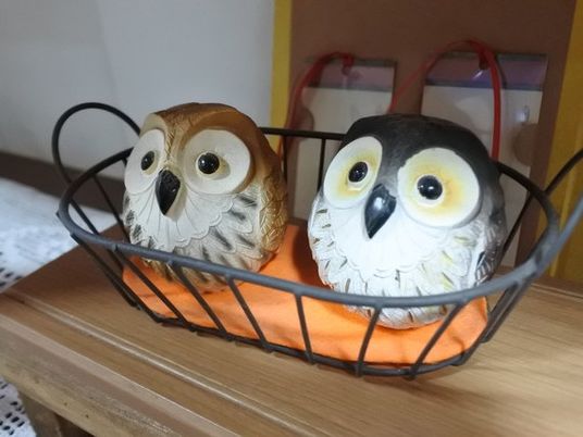 ふくろう置物の棚飾り  