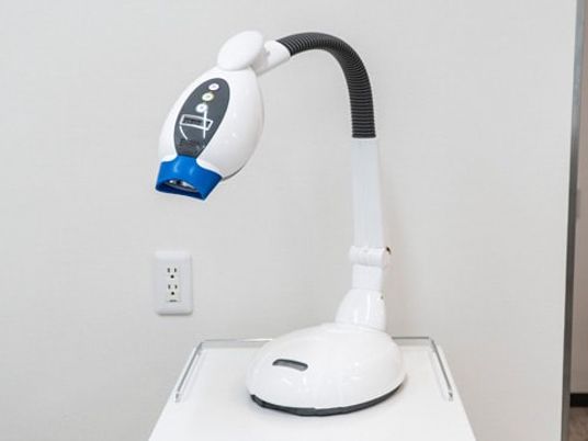 口腔ケア用機器のある室内  