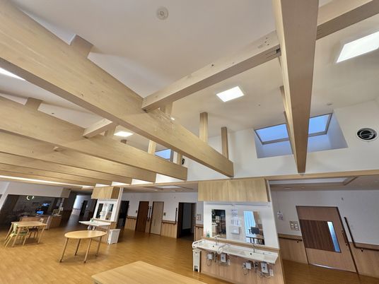 明るいスペースのラウンジ