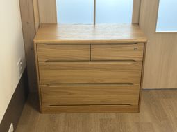 木製の収納家具