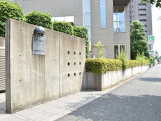 外壁沿いの通路  