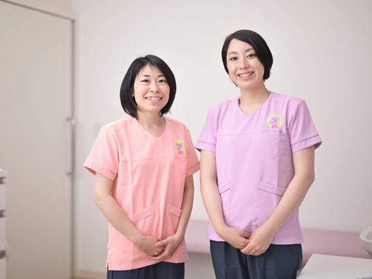 笑顔の介護スタッフ  
