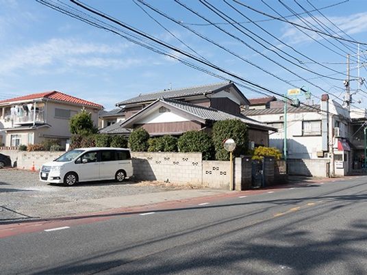 住宅街の施設外観  