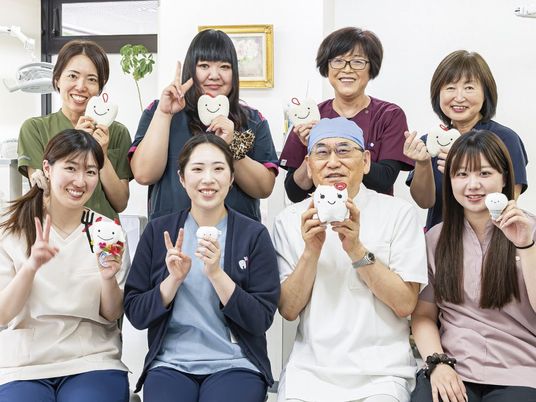 笑顔のスタッフ集合  