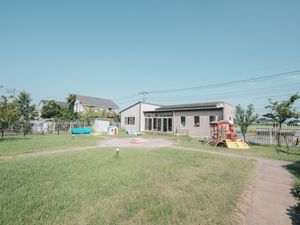 開放的な庭の風景