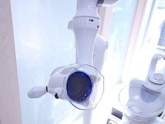 天井の器具がある浴室