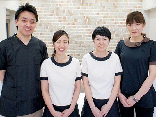 スタッフ4人の集合  