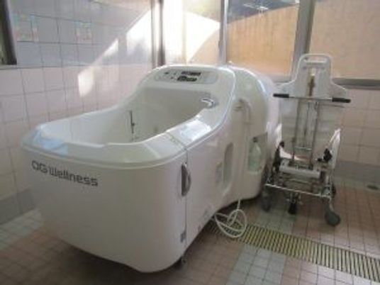 入浴機器のある浴室  