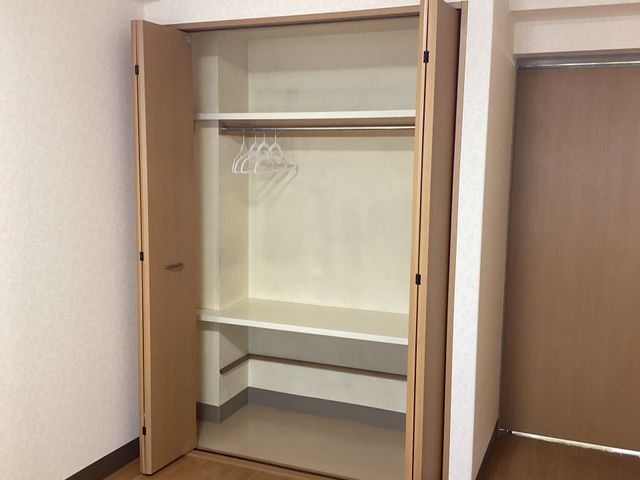 整理整頓しやすい居室 クローゼット 居室のクローゼットは清潔感があり、整理しやすい設計となっております。