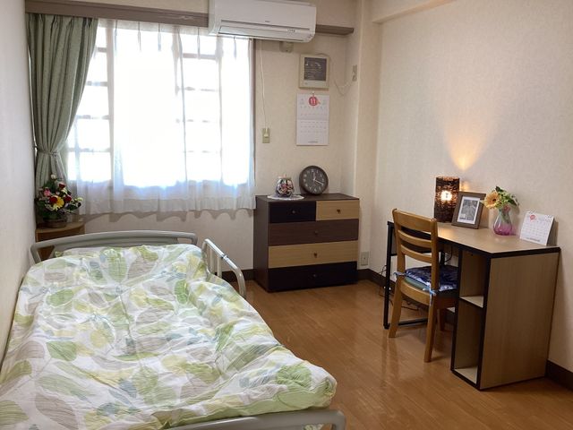 清潔で整理された居室 居室 居心地の良さを支える職場で、清掃や整理整頓などを通じて、利用者様の快適な生活空間を提供しませんか。