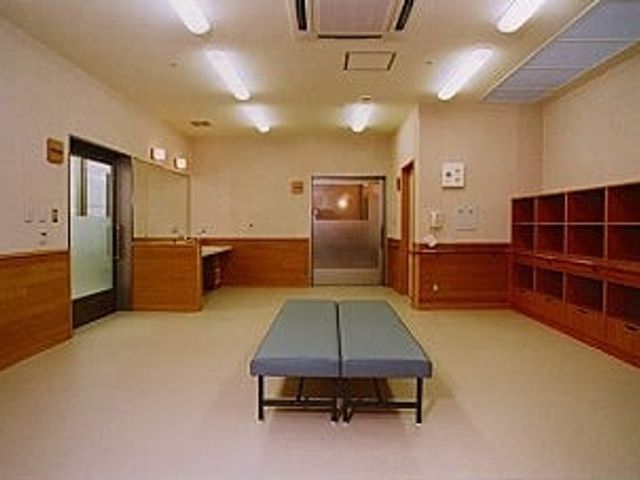 広々とした空間の機能訓練室 機能訓練室 広々とした空間があるため、安全に動きやすい機能訓練が可能です。快適な照明が整っています。