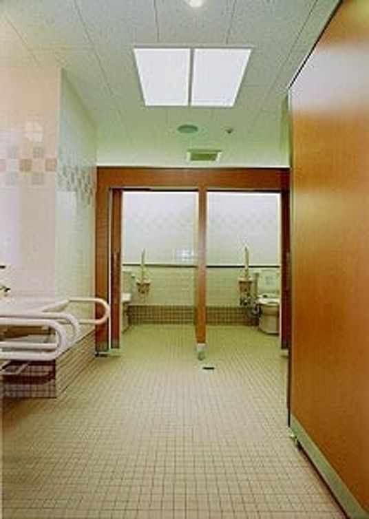 手すり付きトイレ