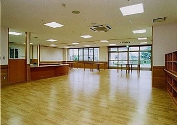 広々としたラウンジ