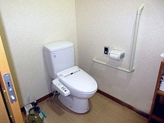 手すり付きトイレ  
