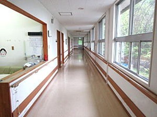 明るい廊下  