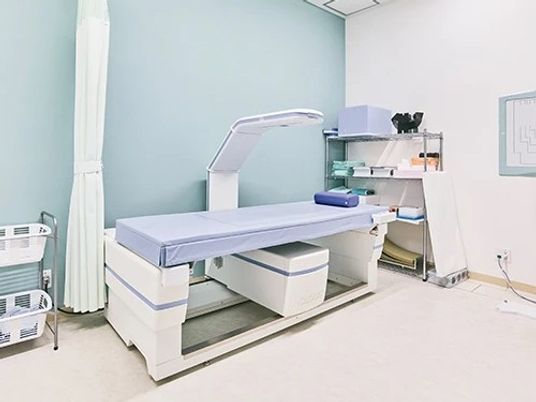機能訓練用ベッドのある部屋  