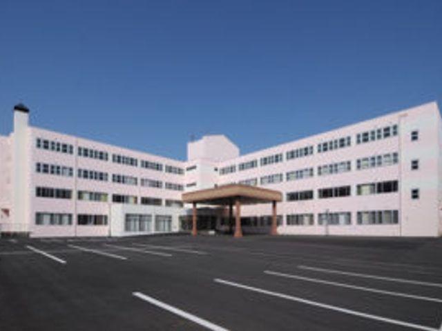 広々とした建物外観 外観 開放的な外観で、明るい環境が整った職場です。広い駐車場が完備されています。